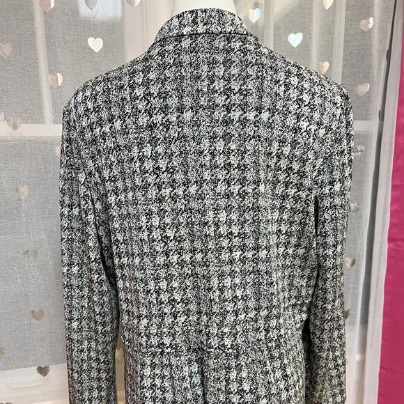 #160 Chico's Grey White Checkered Button-Down Dress Shirt Size 3 (16) - Picture 3 of 6